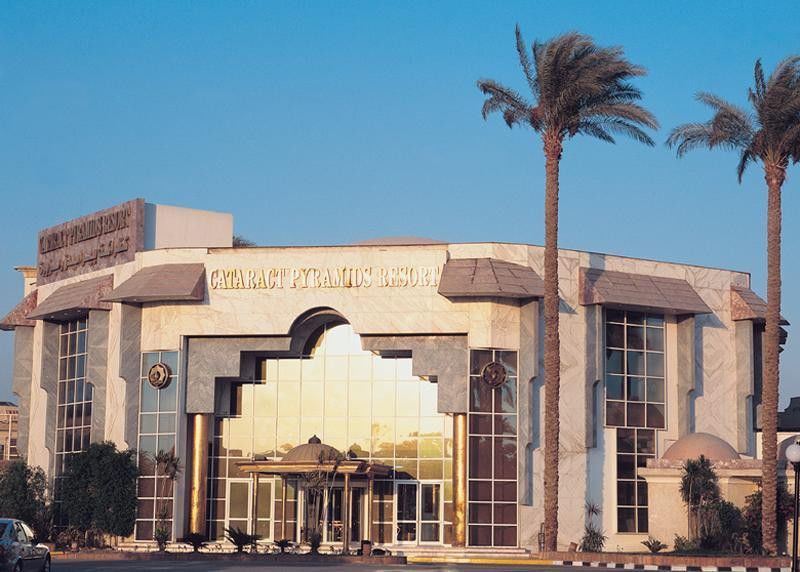 Cataract Pyramids Resort Kafret el-Gabal Exteriör bild